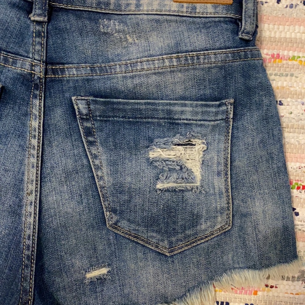 BLANK NYC Cut Off Shorts size 26 - Picture 8 of 12